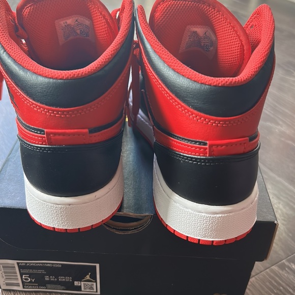 Air Jordan 1 mid 5Y (same as 6.5W). Black/Fire red/white. Never worn. - Picture 5 of 8